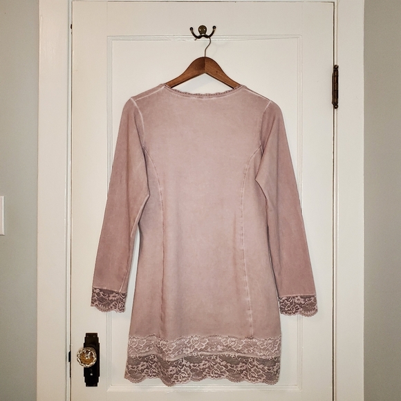 Tredy Lace Trimmed Tunic – European Size 38 – Powder Pink - Picture 5 of 6